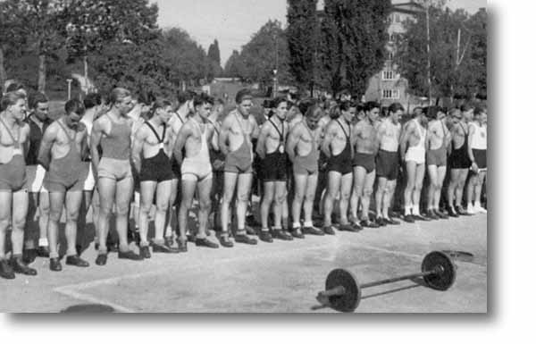 Deutsche Jugendmeisterschaften in Kassel 1948. Paul Eisele wurde Deutscher Meister im Gewichtheben (Mittelgewicht)